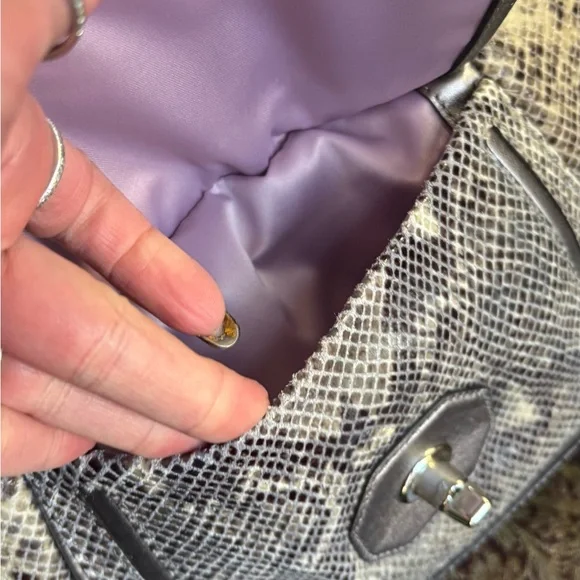 RARE🔥AUTHENTIC COACH 1961 leather Snakeskin metallic leather zip shoulder - Picture 5 of 16